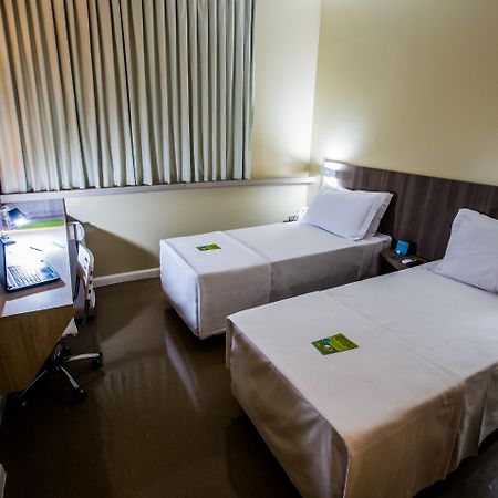 Отель Slim Cuiaba Aeroporto Экстерьер фото